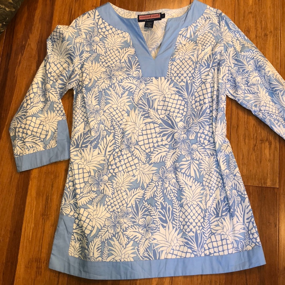Vineyard vines top